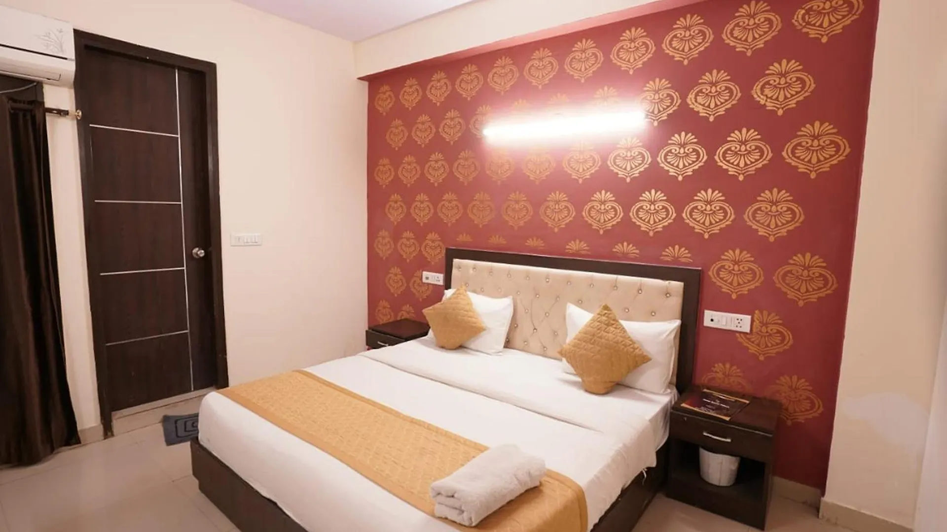 ***  Hotel Tourist Palace New Delhi India